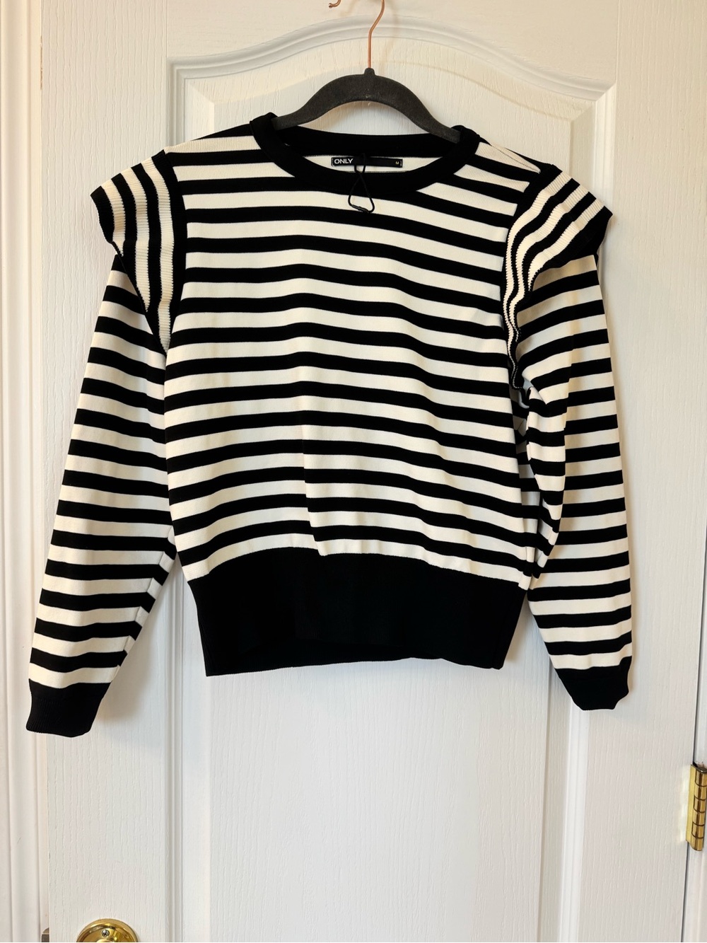 ONLY Black & White Striped Puff Shoulder Sweater Size Medium